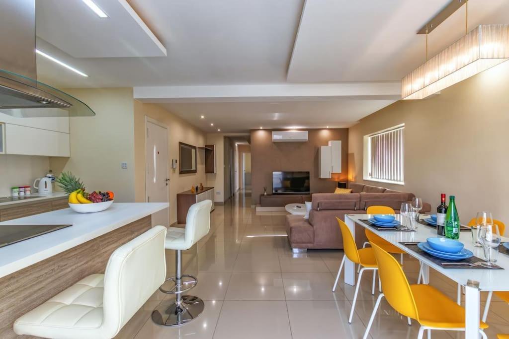 Modern 3 Bedroom Apartment Close To Paceville And Beach Is-Swieqi Екстериор снимка
