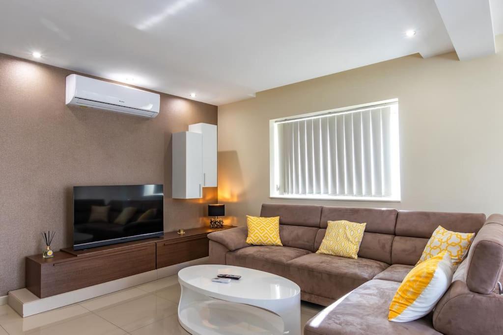 Modern 3 Bedroom Apartment Close To Paceville And Beach Is-Swieqi Екстериор снимка