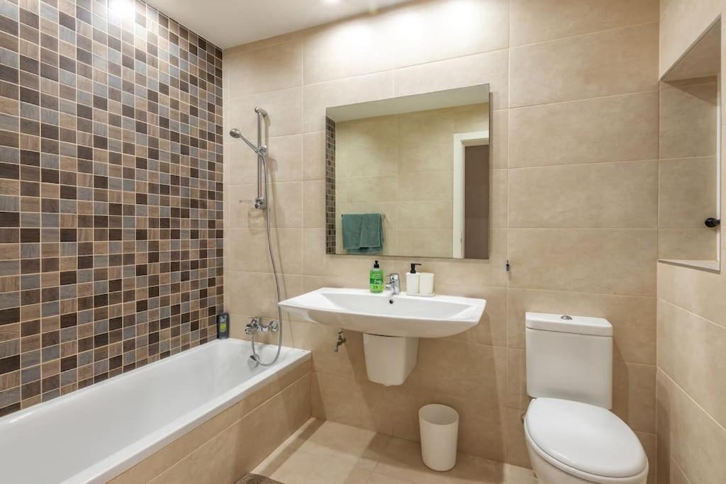Modern 3 Bedroom Apartment Close To Paceville And Beach Is-Swieqi Екстериор снимка