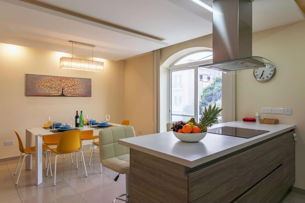 Modern 3 Bedroom Apartment Close To Paceville And Beach Is-Swieqi Екстериор снимка